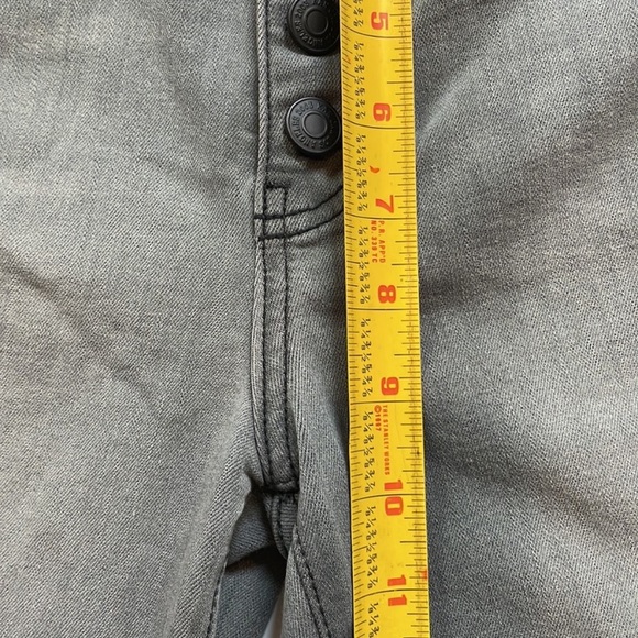 KanCan gray distressed button fly skinny Jean, women’s size 28 - Picture 7 of 15